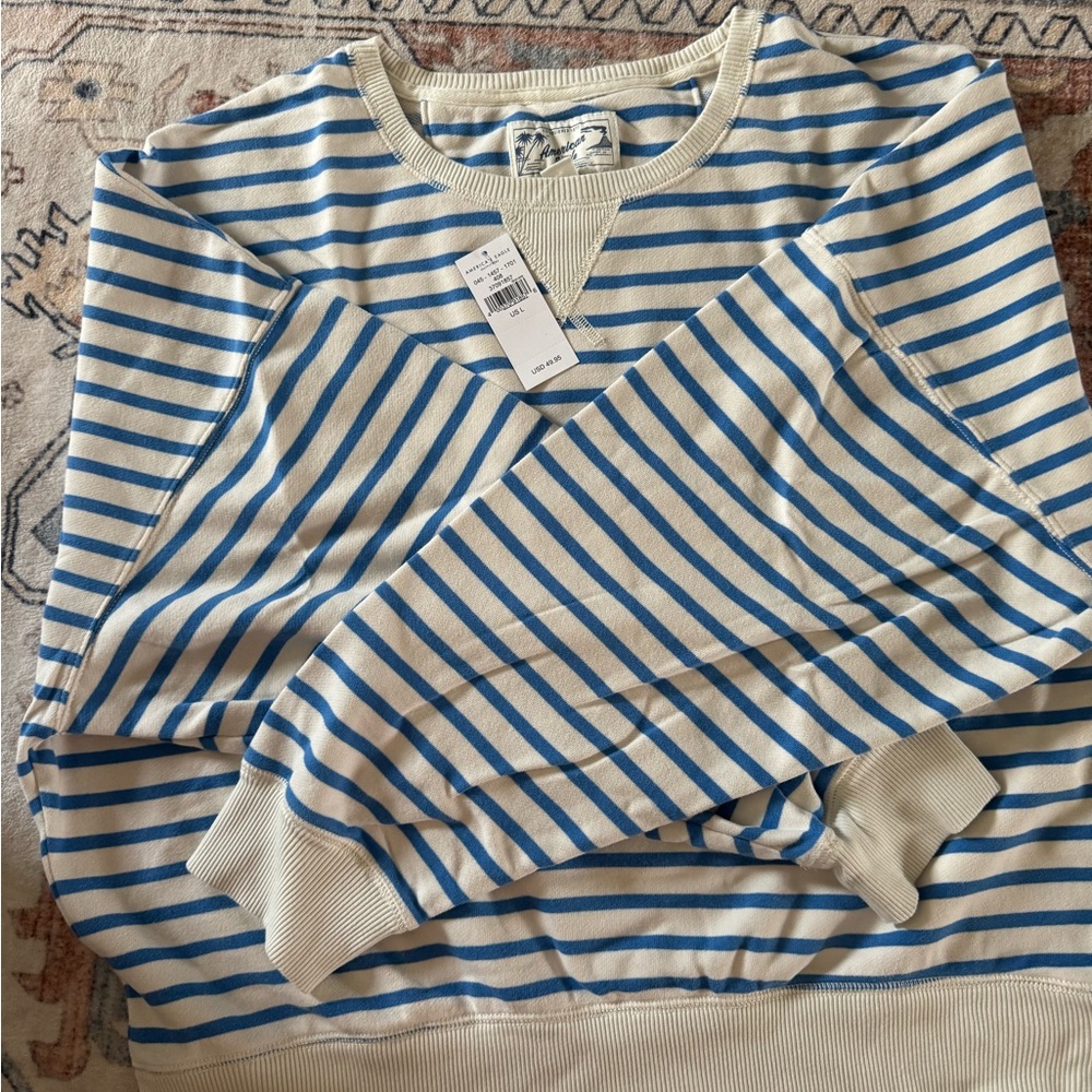 Striped Blue and Cream lounge set - Picture 5 of 6